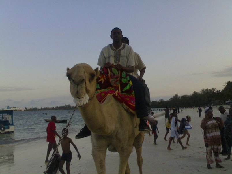 Erik Omondi фото №5