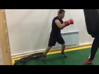 Резуан Пшихачев работает по груше.