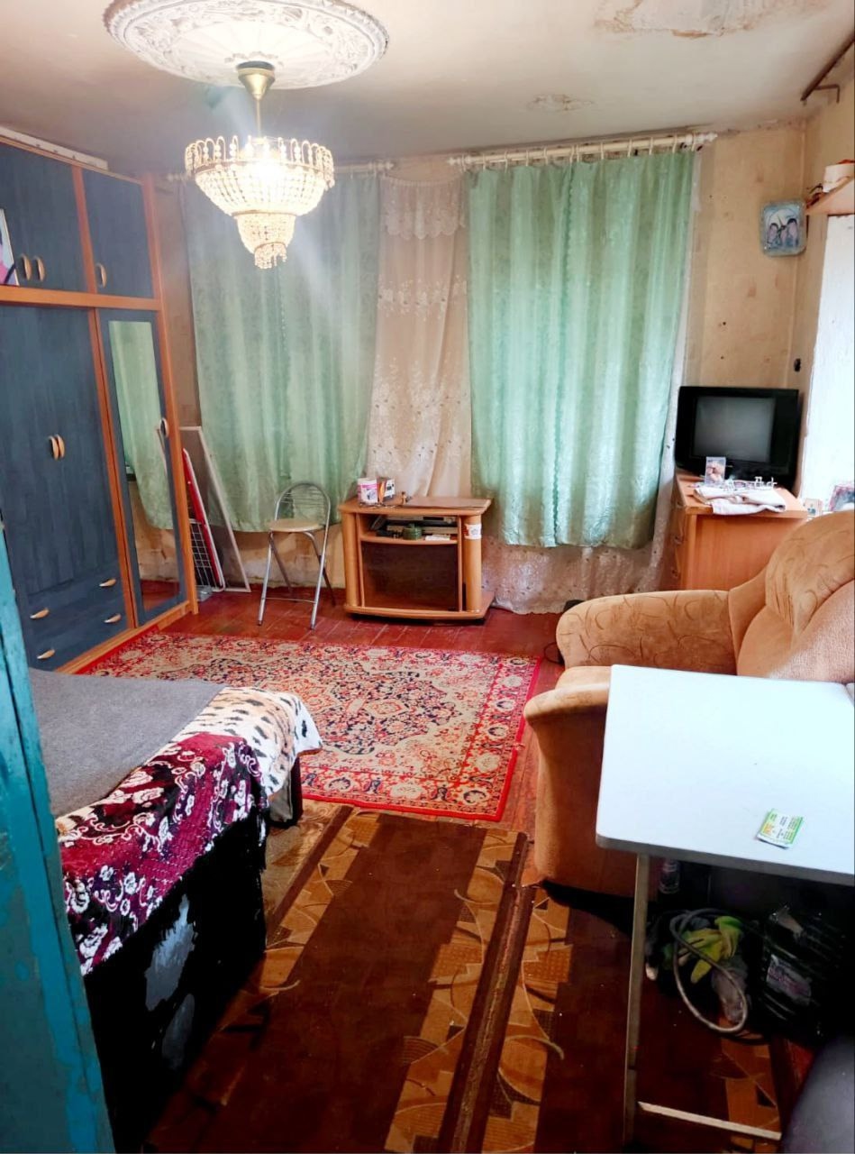 Продам дом, малая вергунка, район черной сотни, ул. Южная , общ.74 м. кв. 4 сотки земли, две отдельные комнаты. Требует ремонта. Школа, садик, транспорт рядом. ✅Цена 2 200 000₽. ☎+79592952103 Николай....