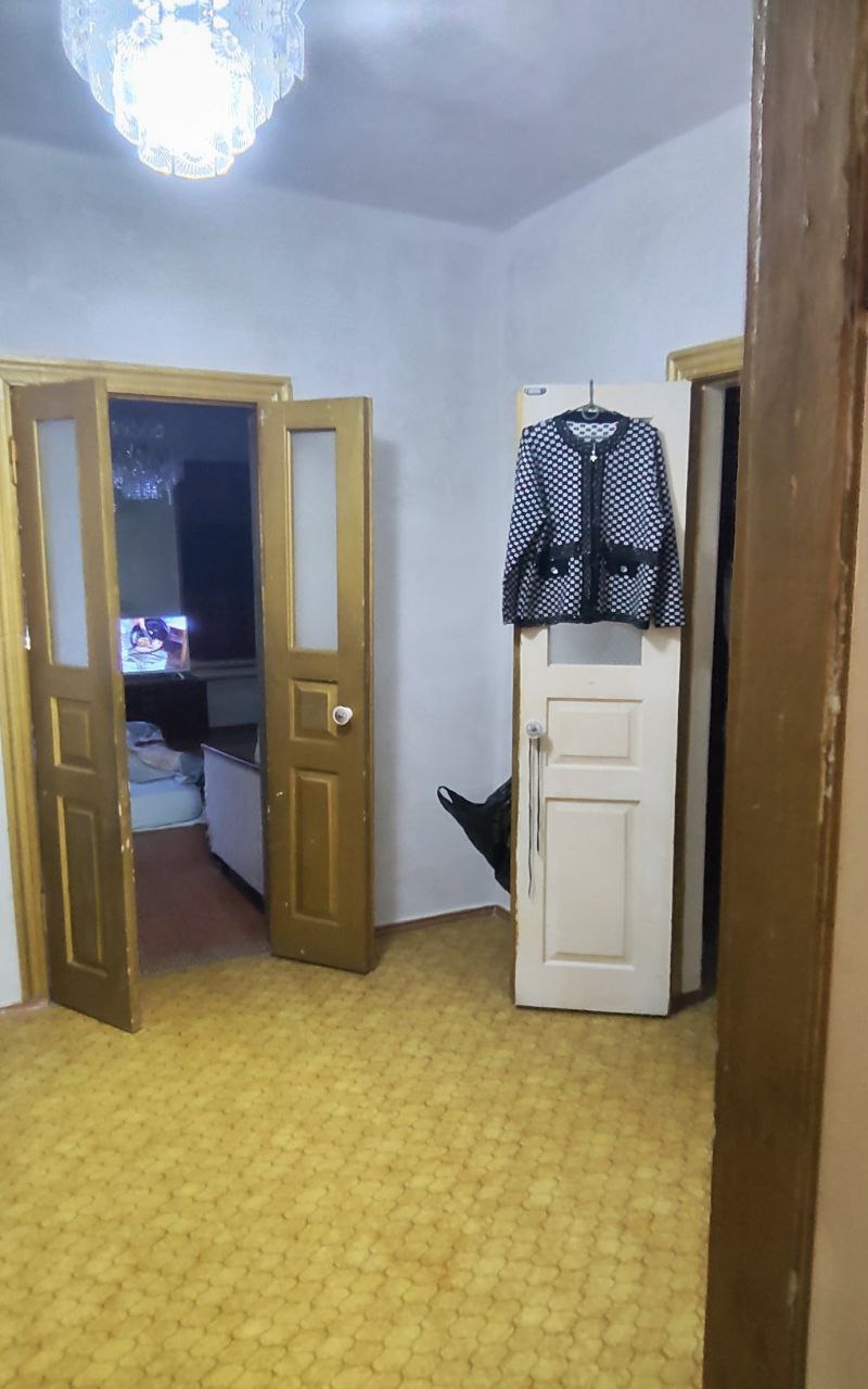 СРОЧНО!!!! Продаётся дом в Артемовском районе от собственника. Дом утеплен, общая площадь 78 кв.м., требуется косметический ремонт. В доме все удобства. На участке гараж, хоз.постройки, душ, туалет, беседка. Документы РФ готовы. Цена 4000000 р. Возможен небольшой торг при просмотре реальному покупателю. +7959...